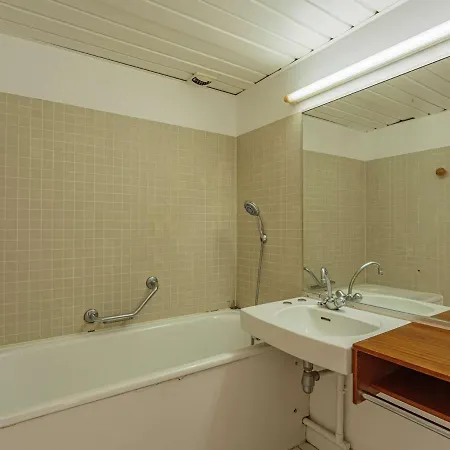 Front De Avec Piscine Et Balcon A - Fr-1-3-412 Apartment